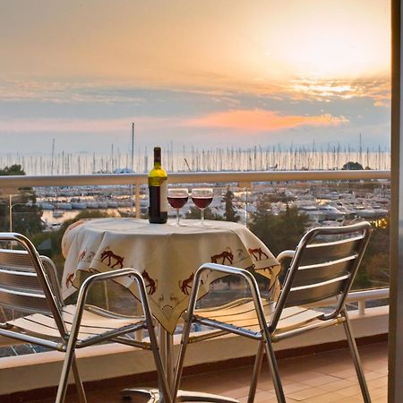 Marina Alimos Hotel Apartments Athen Exterior foto