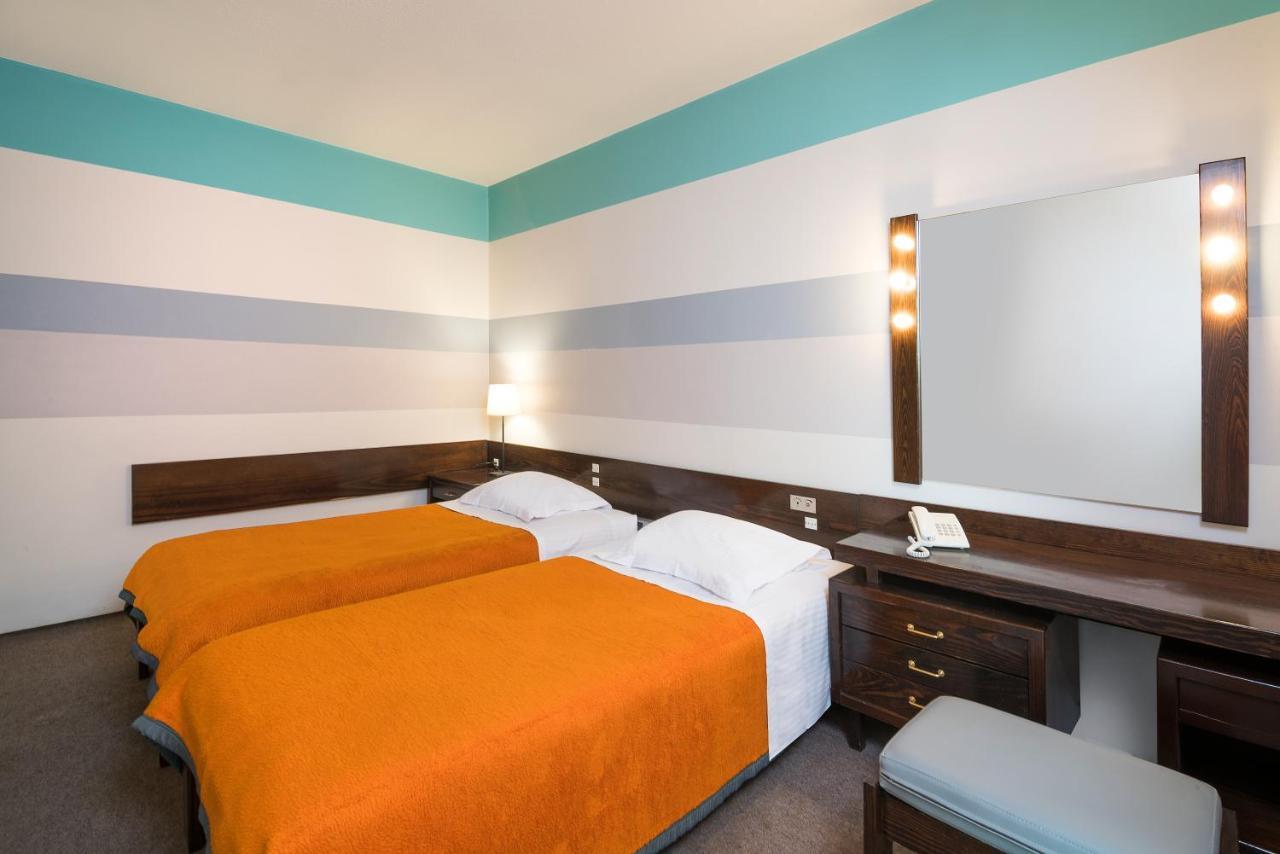 Marina Alimos Hotel Apartments Athen Exterior foto