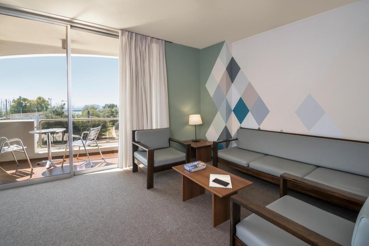 Marina Alimos Hotel Apartments Athen Exterior foto